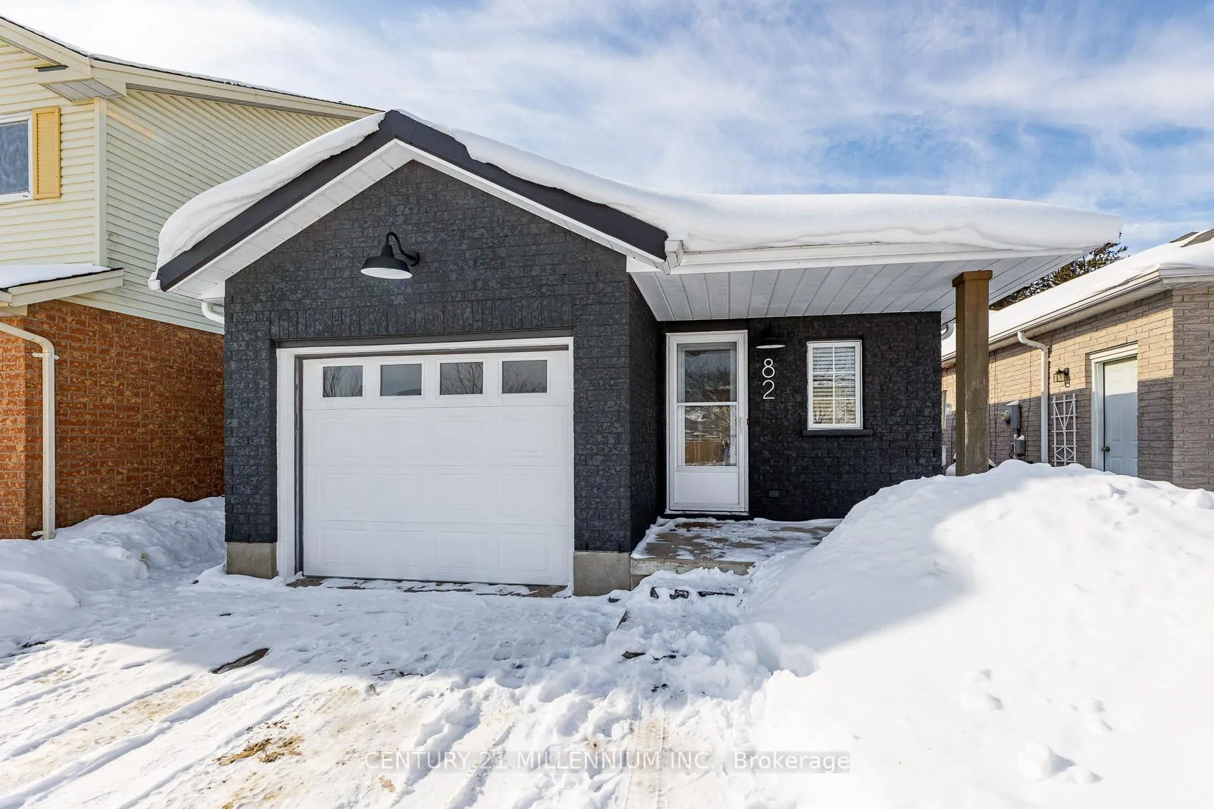 Photo 3 of 82 Orchid Crescent, Kitchener — HOMEH