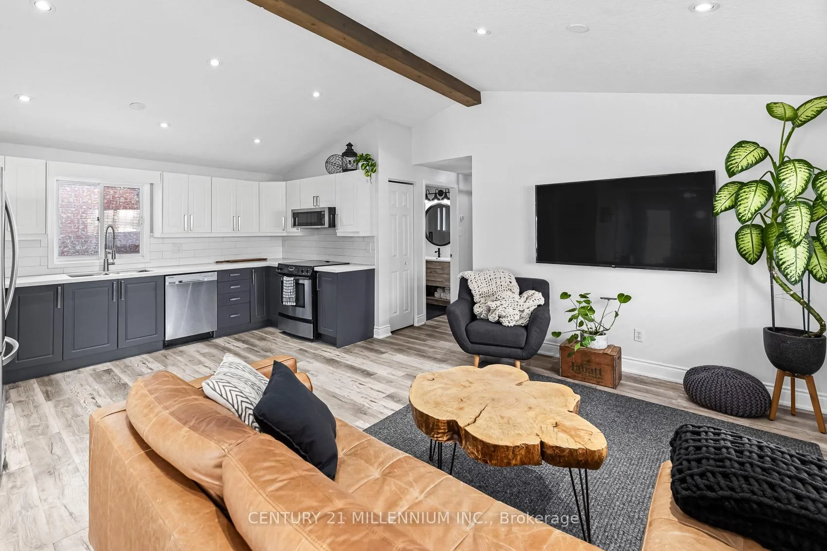 Photo 9 of 82 Orchid Crescent, Kitchener — HOMEH