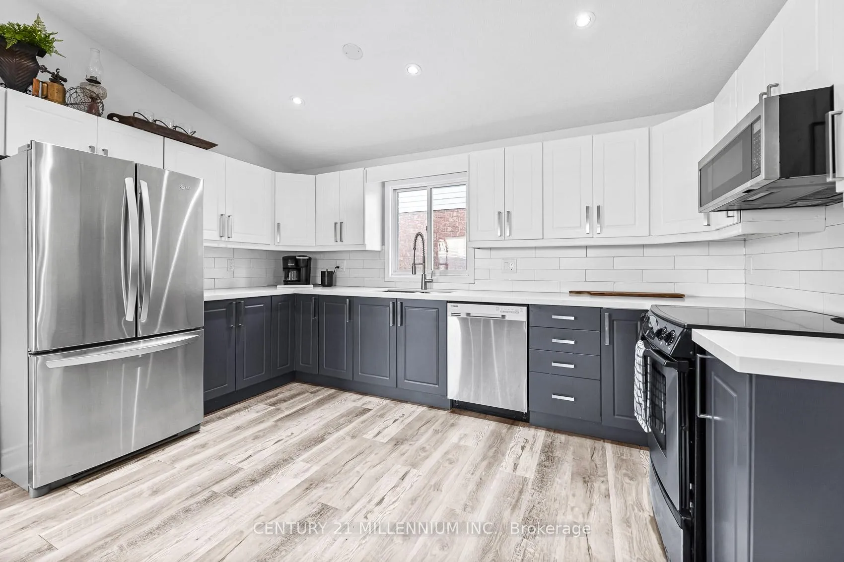 Photo 11 of 82 Orchid Crescent, Kitchener — HOMEH