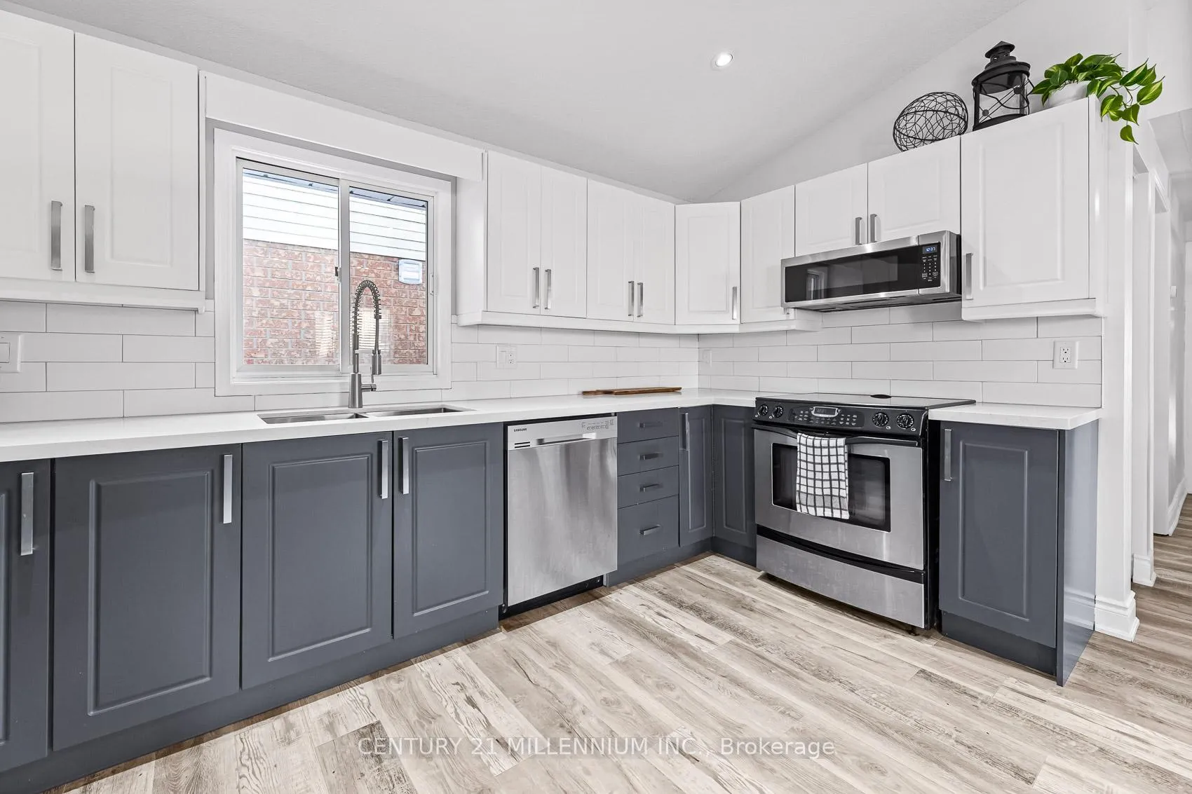 Photo 12 of 82 Orchid Crescent, Kitchener — HOMEH