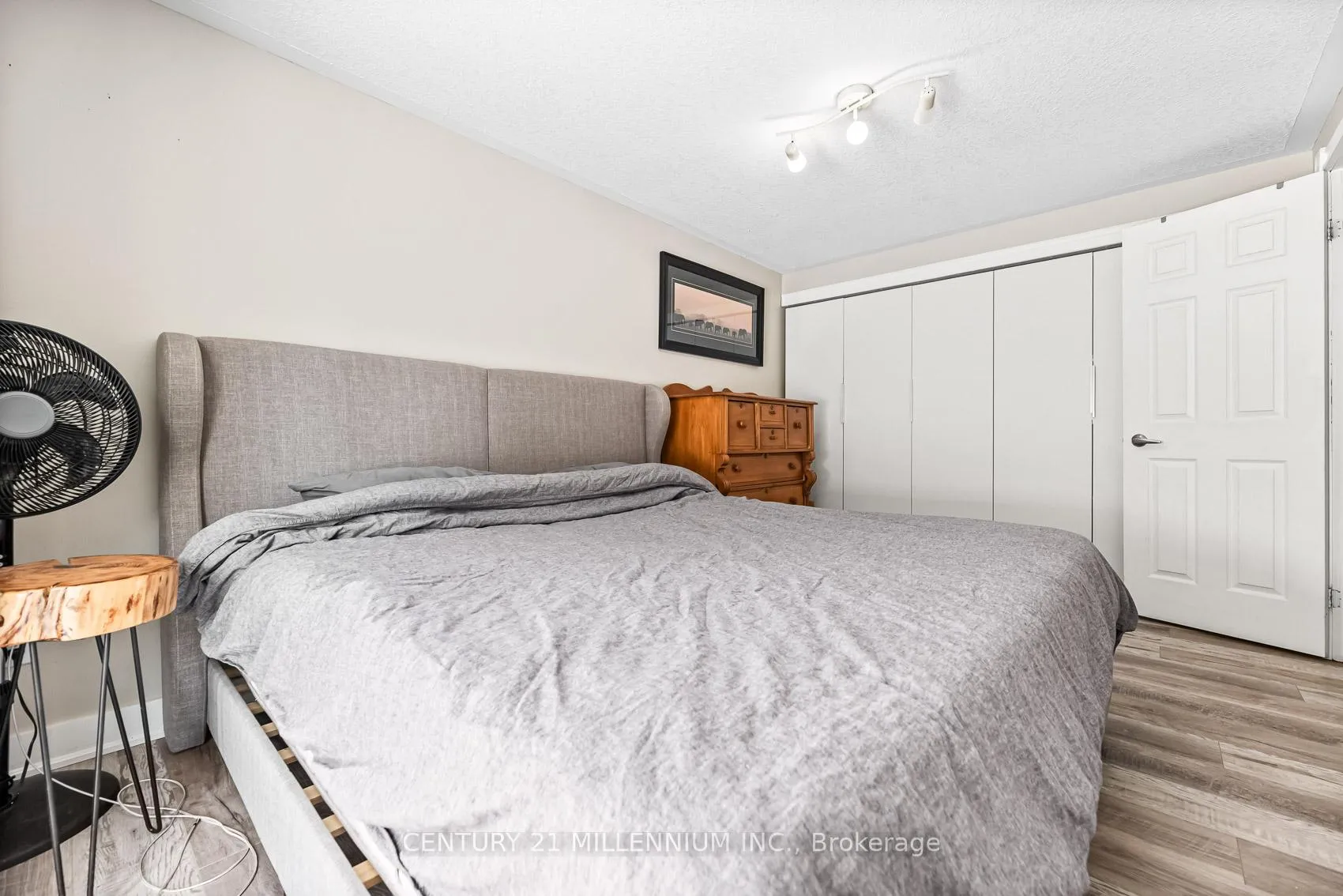 Photo 19 of 82 Orchid Crescent, Kitchener — HOMEH