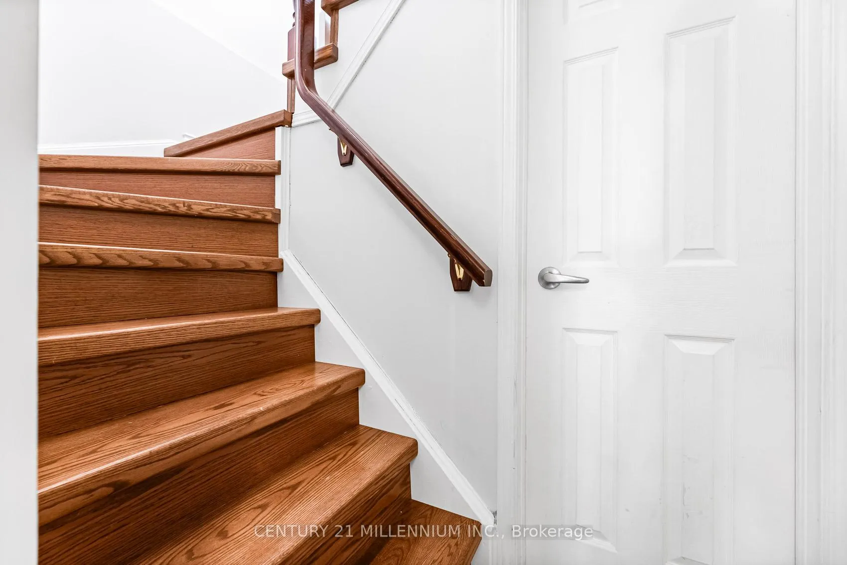 Photo 24 of 82 Orchid Crescent, Kitchener — HOMEH