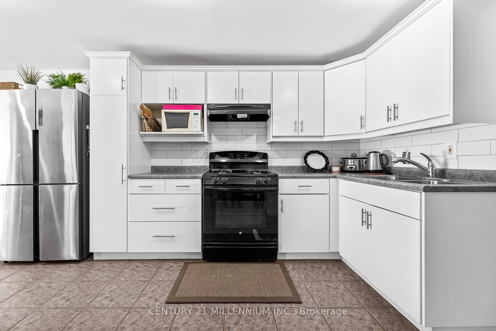 Photo 33 of 82 Orchid Crescent, Kitchener — HOMEH