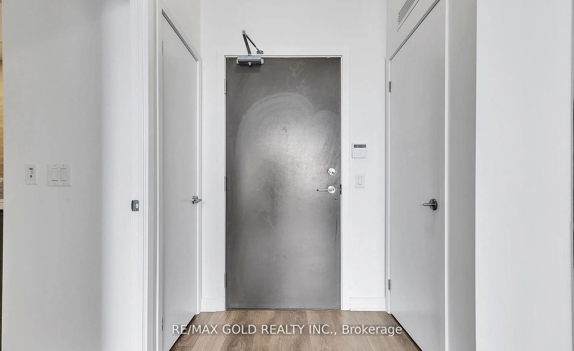 Photo 9 of Unit 1116, 60 Honeycrisp Crescent, Vaughan, Vaughan Corporate Centre — HOMEH