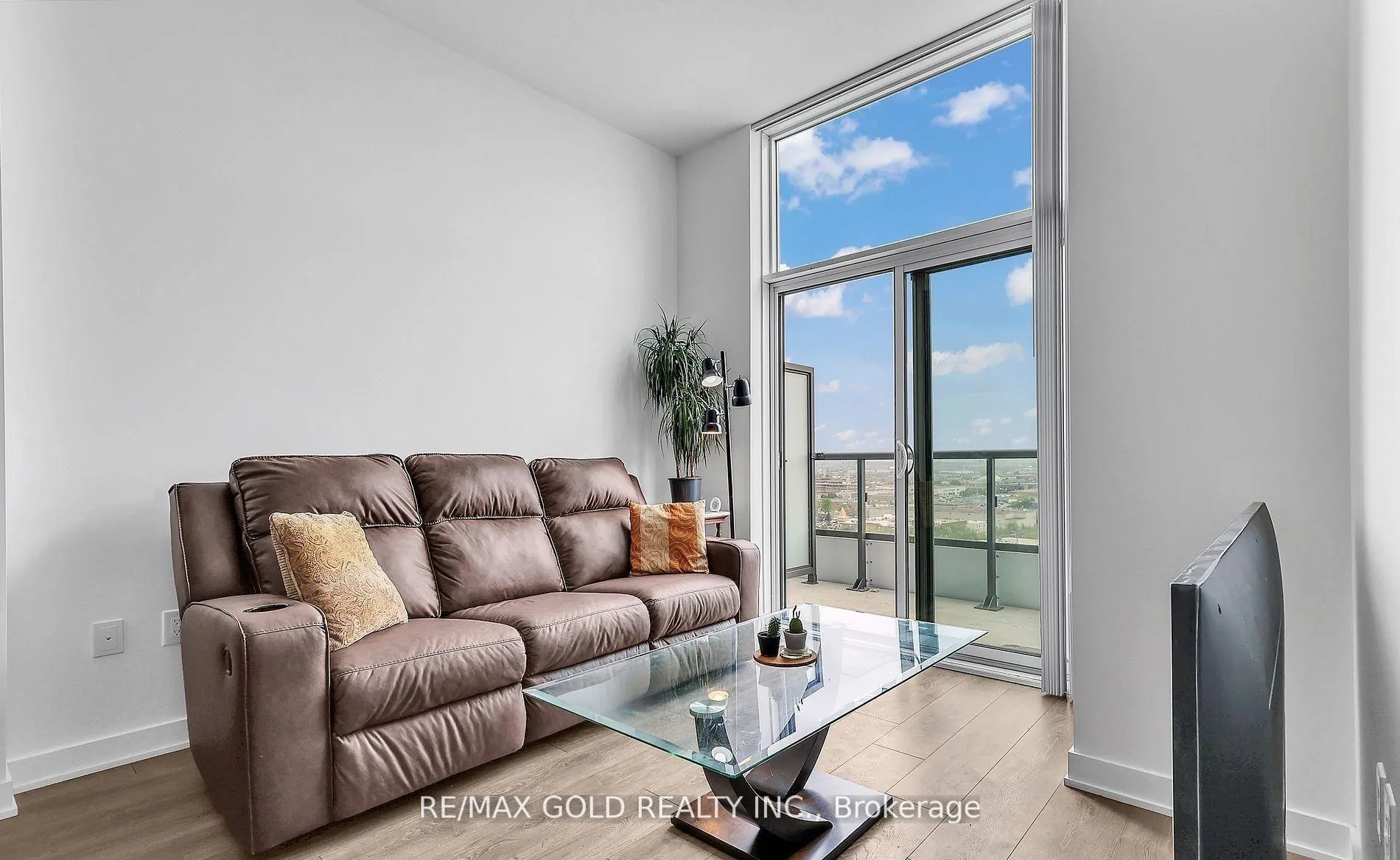 Photo 14 of Unit 1116, 60 Honeycrisp Crescent, Vaughan, Vaughan Corporate Centre — HOMEH