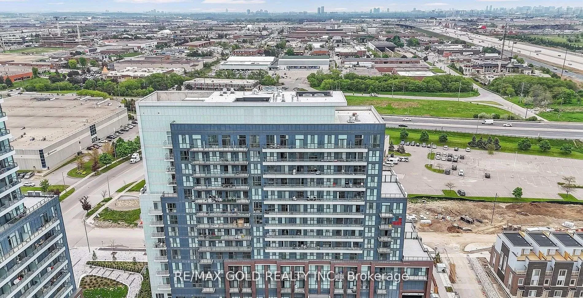 Photo 18 of Unit 1116, 60 Honeycrisp Crescent, Vaughan, Vaughan Corporate Centre — HOMEH