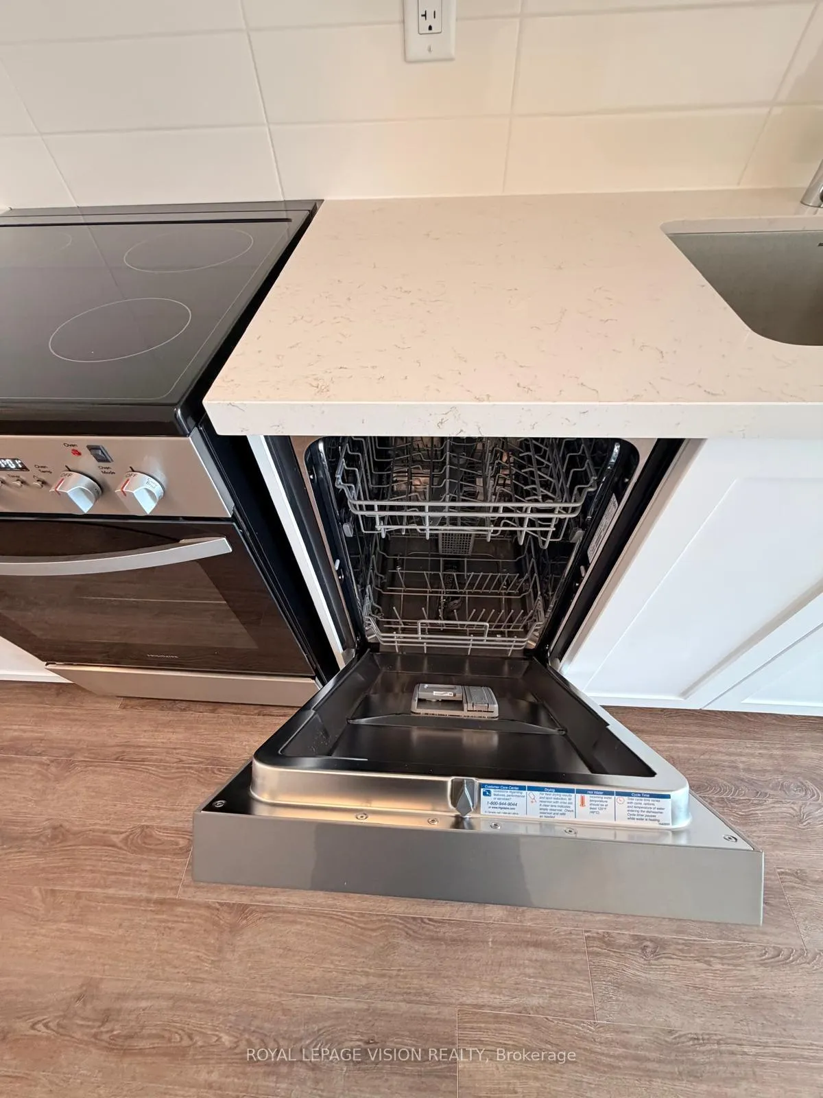 Photo 6 of Unit 503, 51 Clarington Boulevard, Clarington, Bowmanville — HOMEH