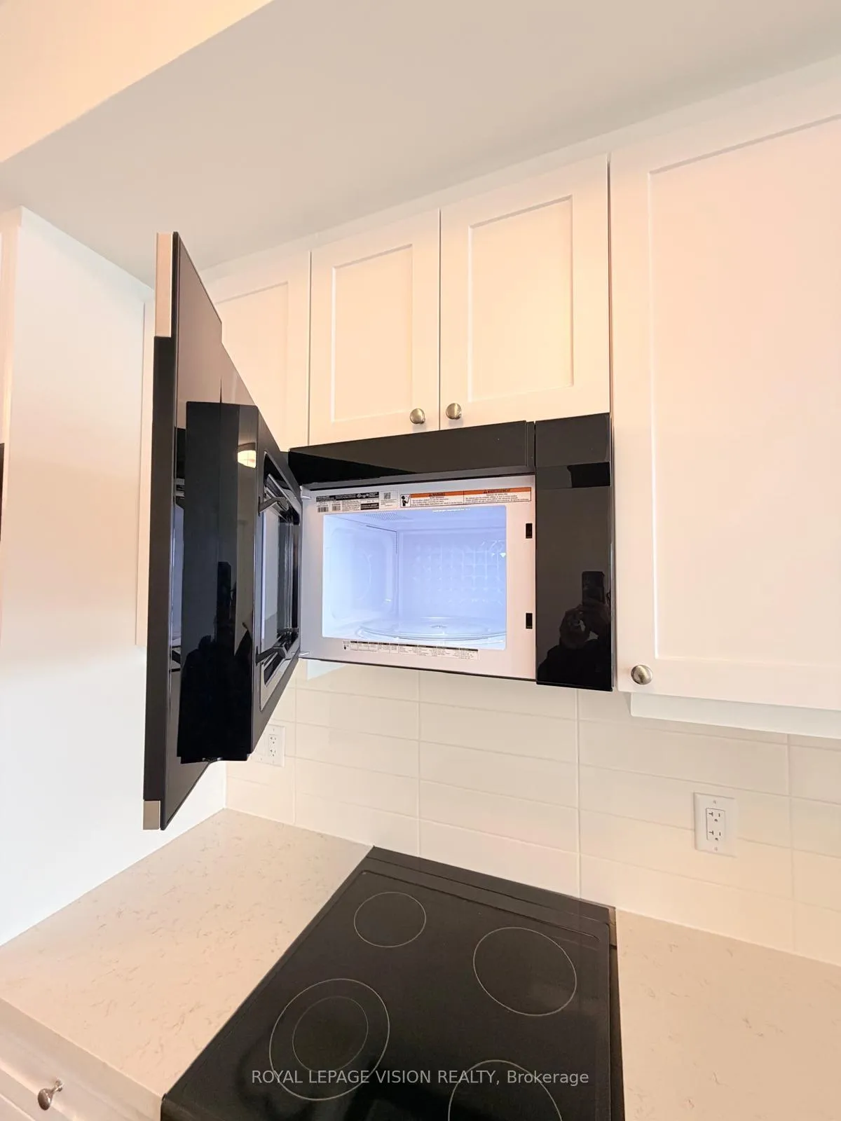 Photo 9 of Unit 503, 51 Clarington Boulevard, Clarington, Bowmanville — HOMEH