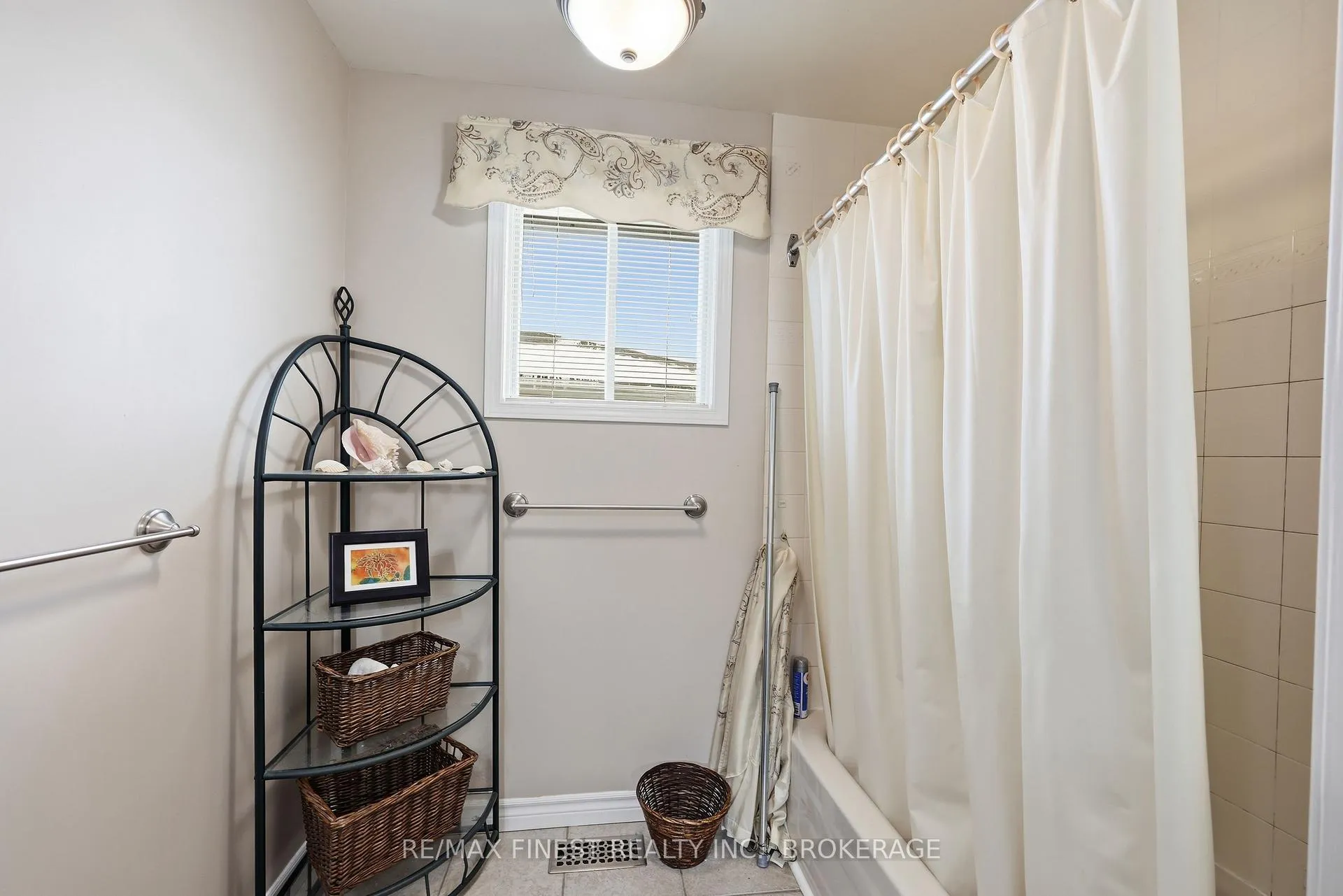 Photo 22 of 1273 Acadia Drive, Kingston, City Southwest — HOMEH