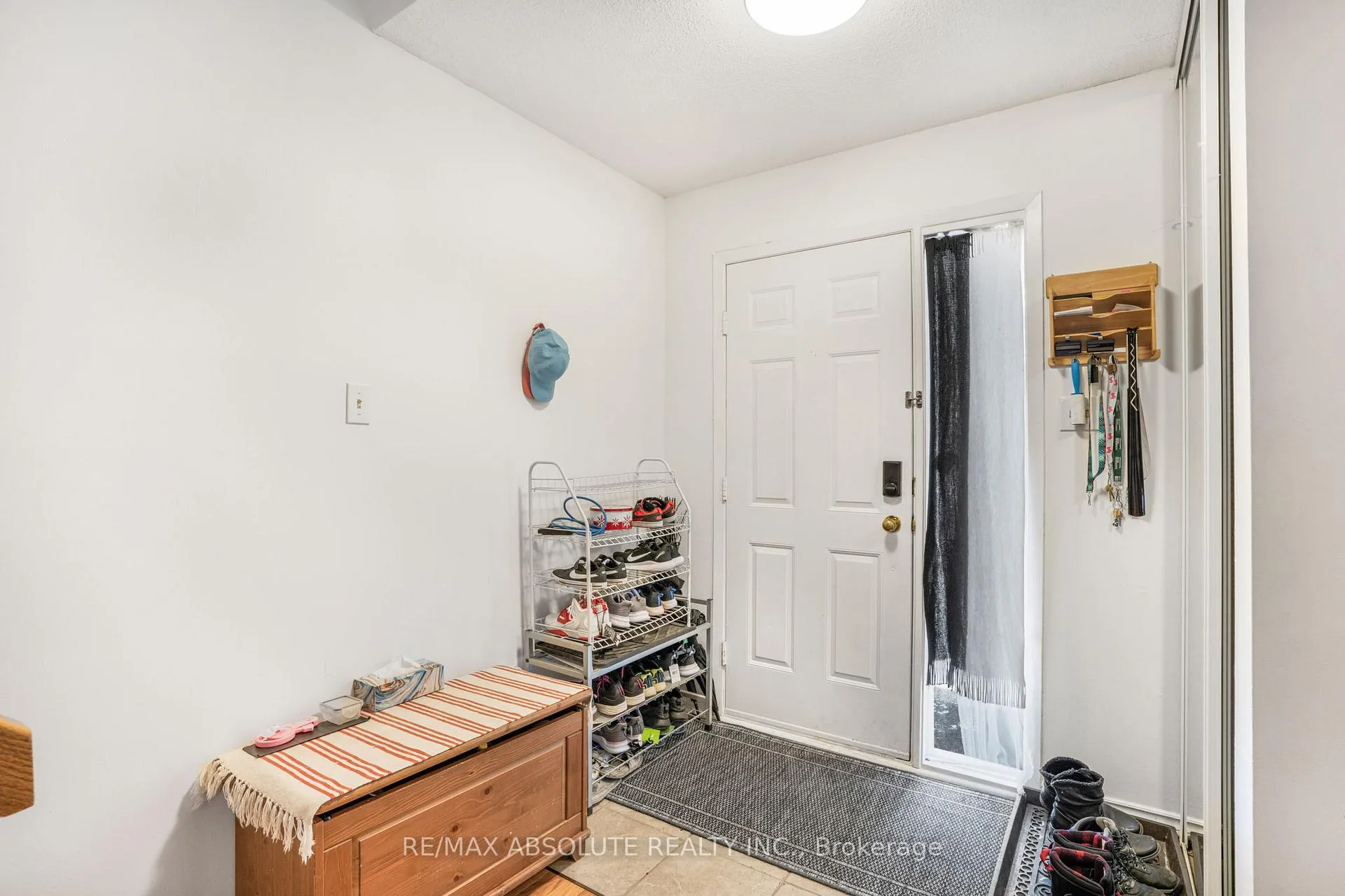 Photo 3 of 677 Mathieu Way, Ottawa, Fallingbrook/Pineridge — HOMEH