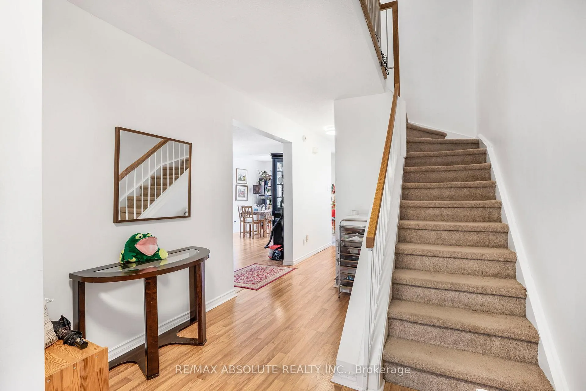 Photo 4 of 677 Mathieu Way, Ottawa, Fallingbrook/Pineridge — HOMEH