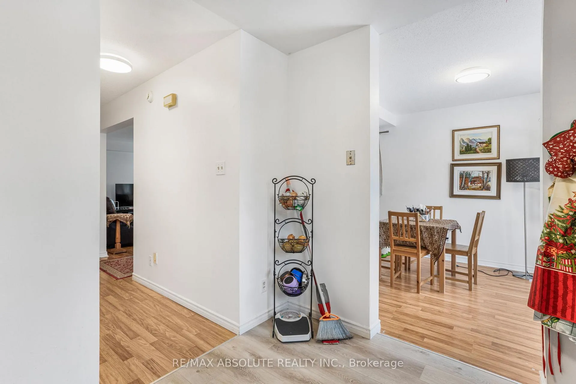Photo 7 of 677 Mathieu Way, Ottawa, Fallingbrook/Pineridge — HOMEH