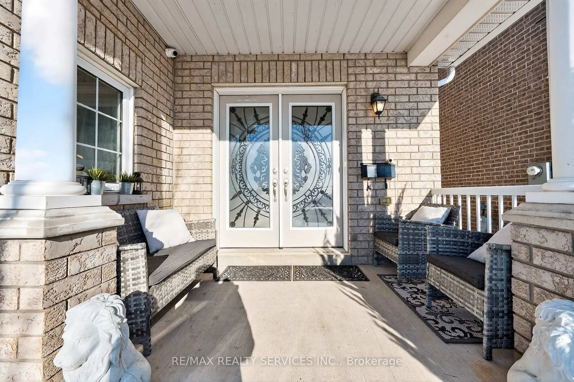 Photo 4 of 57 Sharplin Drive, Ajax, South East — HOMEH