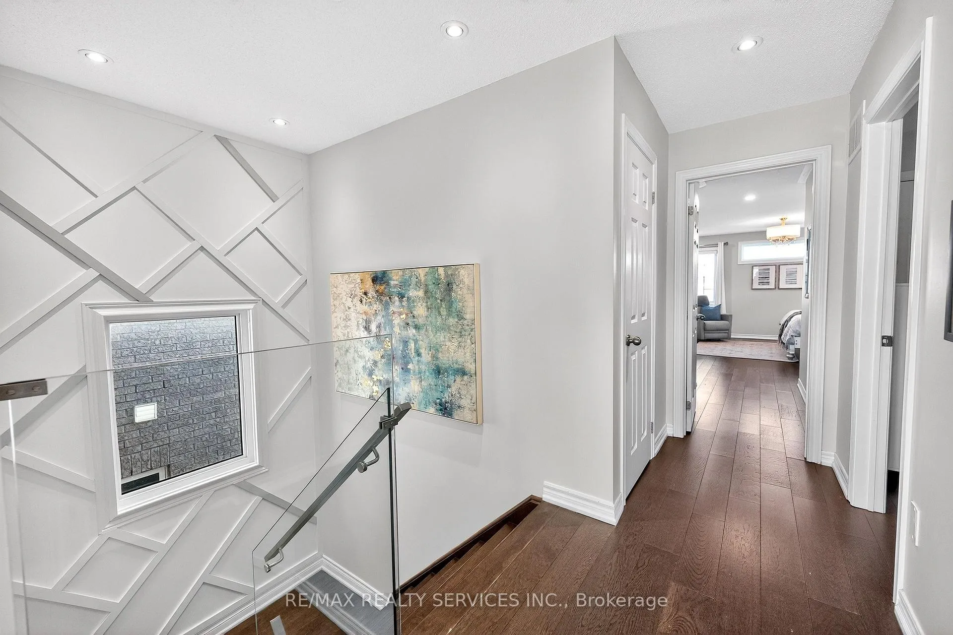 Photo 25 of 57 Sharplin Drive, Ajax, South East — HOMEH