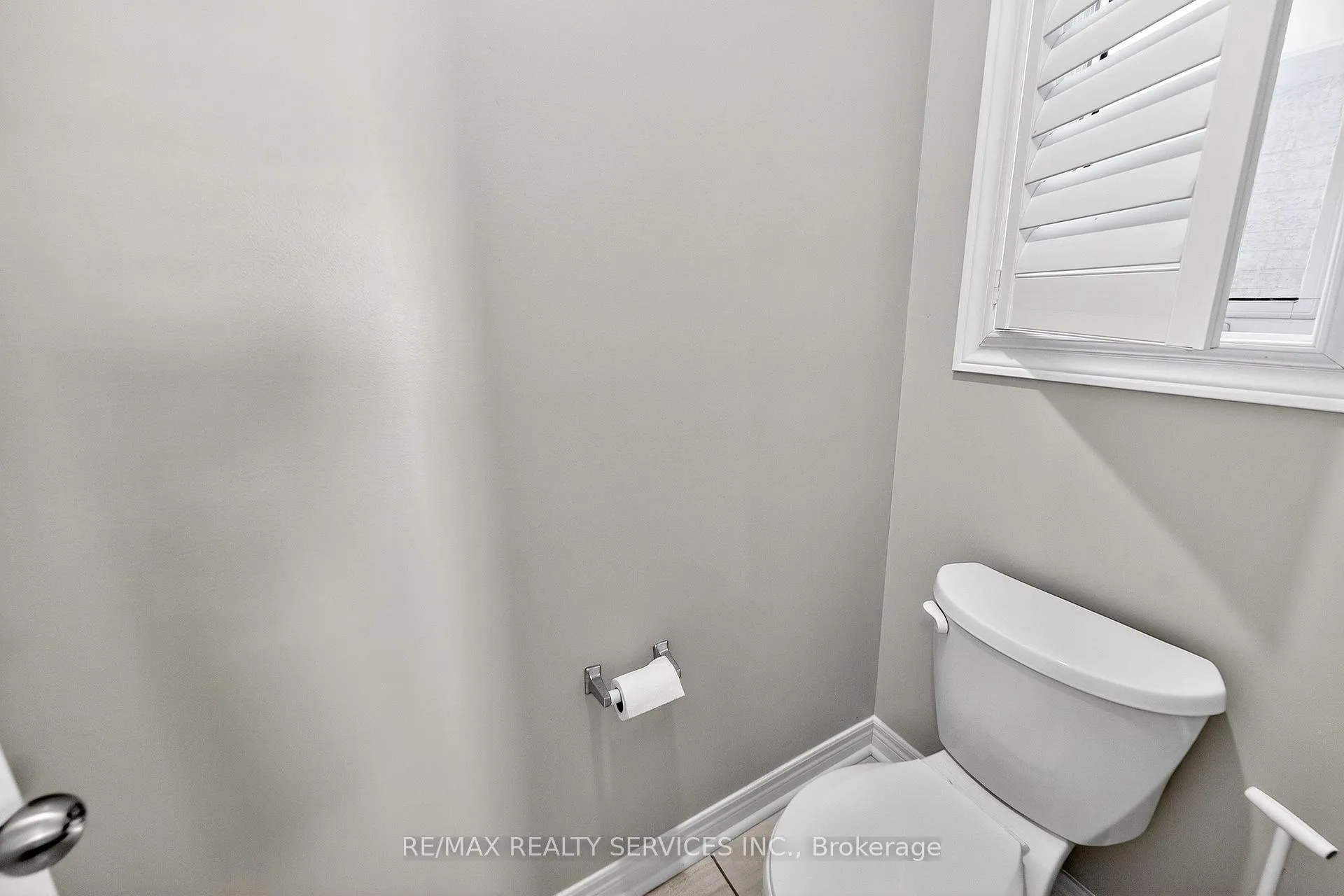 Photo 32 of 57 Sharplin Drive, Ajax, South East — HOMEH