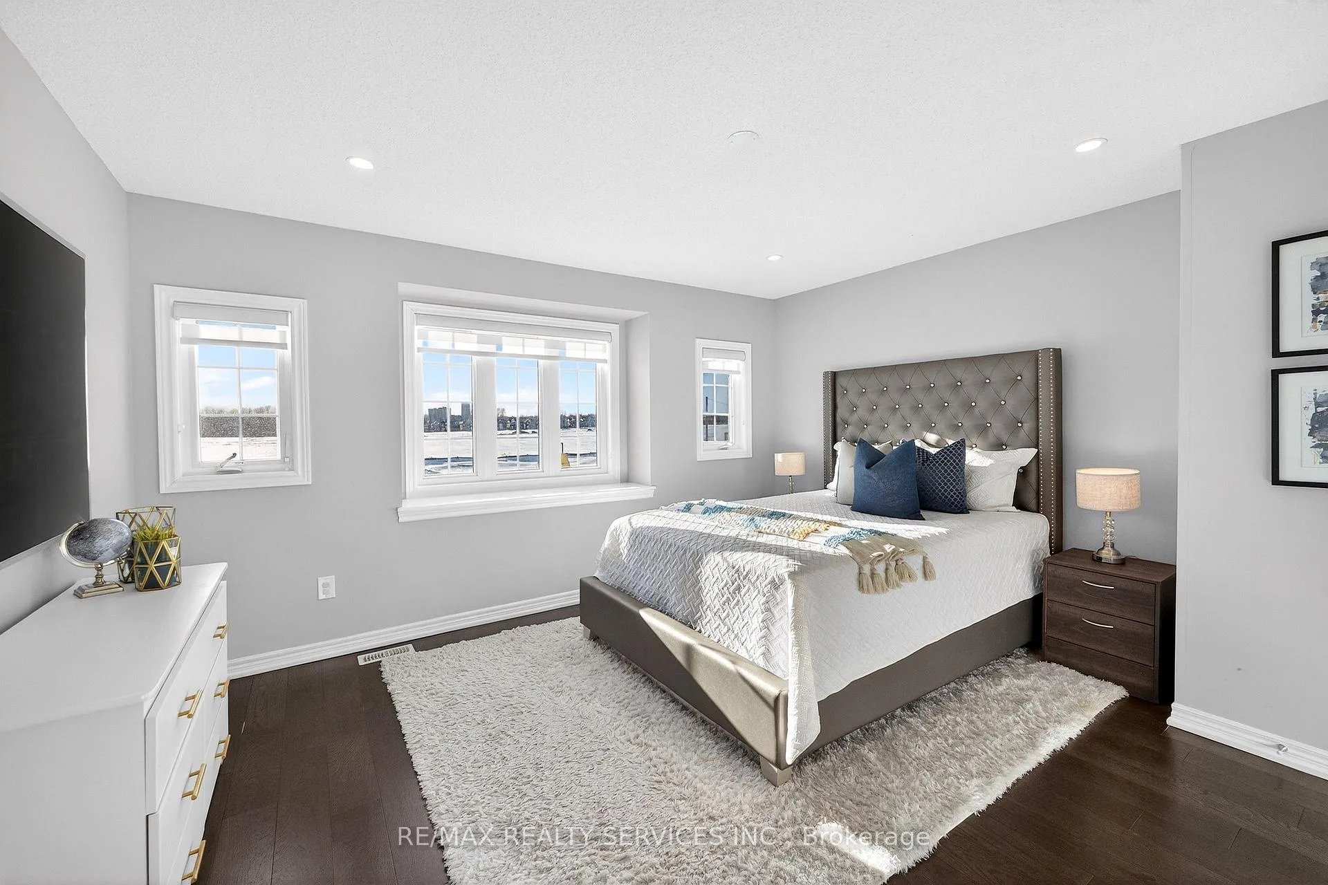 Photo 33 of 57 Sharplin Drive, Ajax, South East — HOMEH