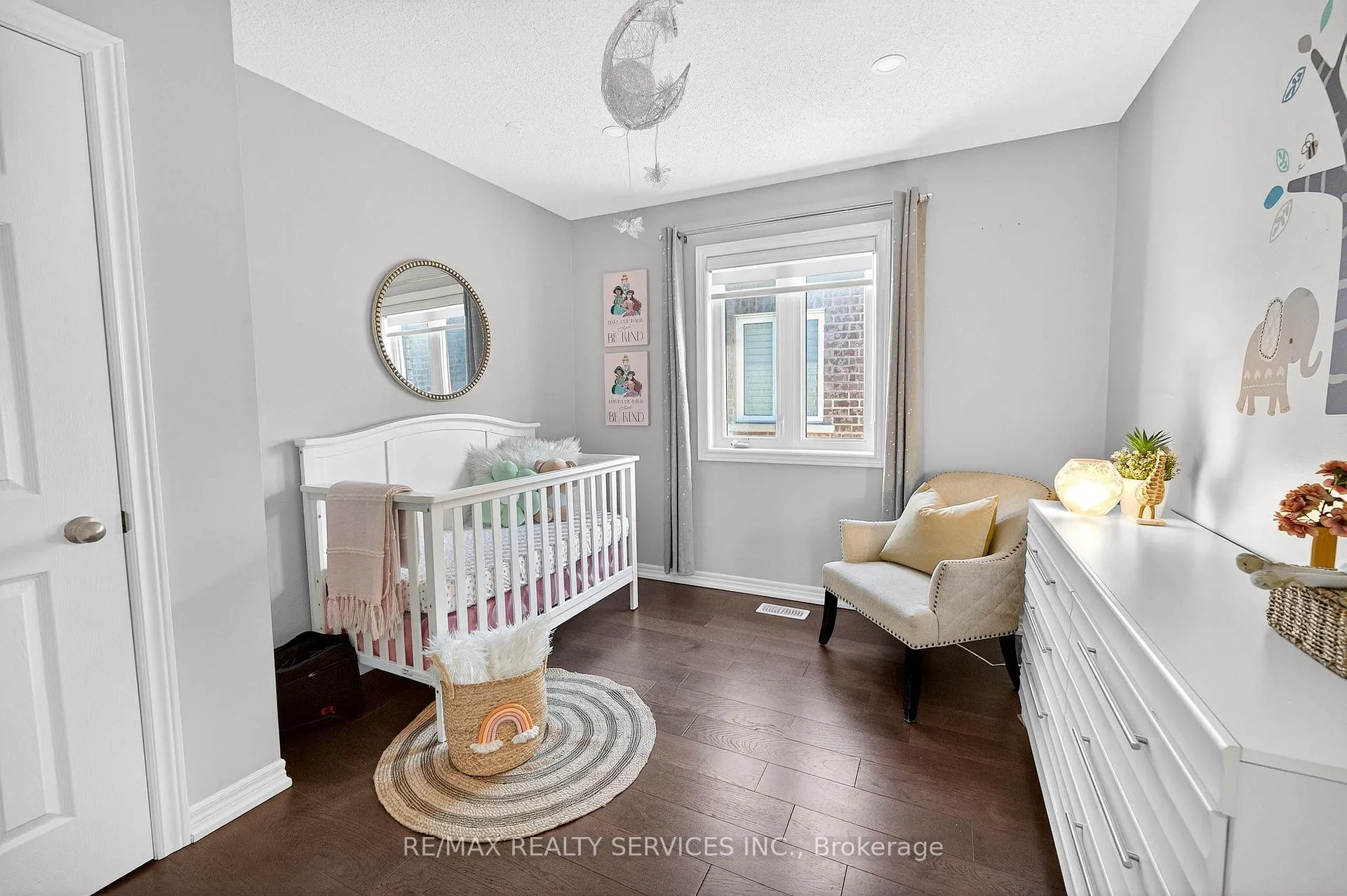 Photo 37 of 57 Sharplin Drive, Ajax, South East — HOMEH