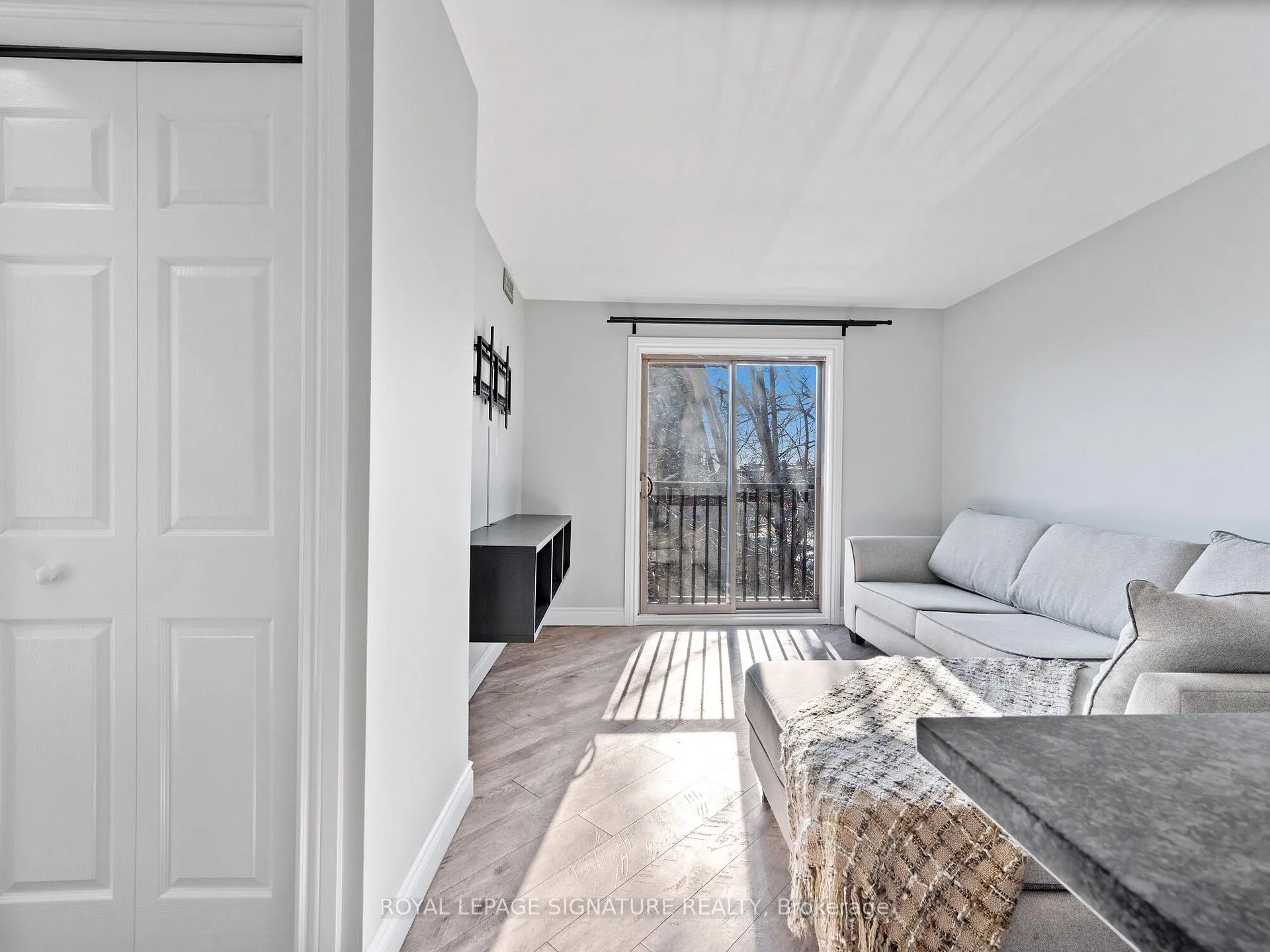 Photo 8 of Unit 312, 28 Victoria Avenue N, Hamilton, Beasley — HOMEH