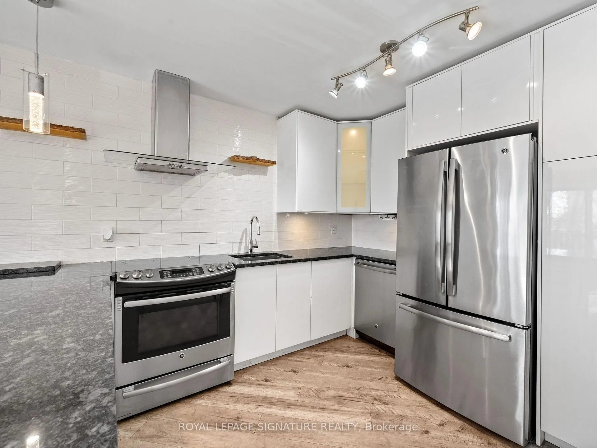 Photo 19 of Unit 312, 28 Victoria Avenue N, Hamilton, Beasley — HOMEH