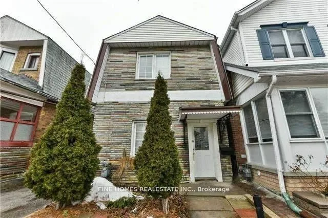 Front of Unit Lower, 390 oakwood Avenue