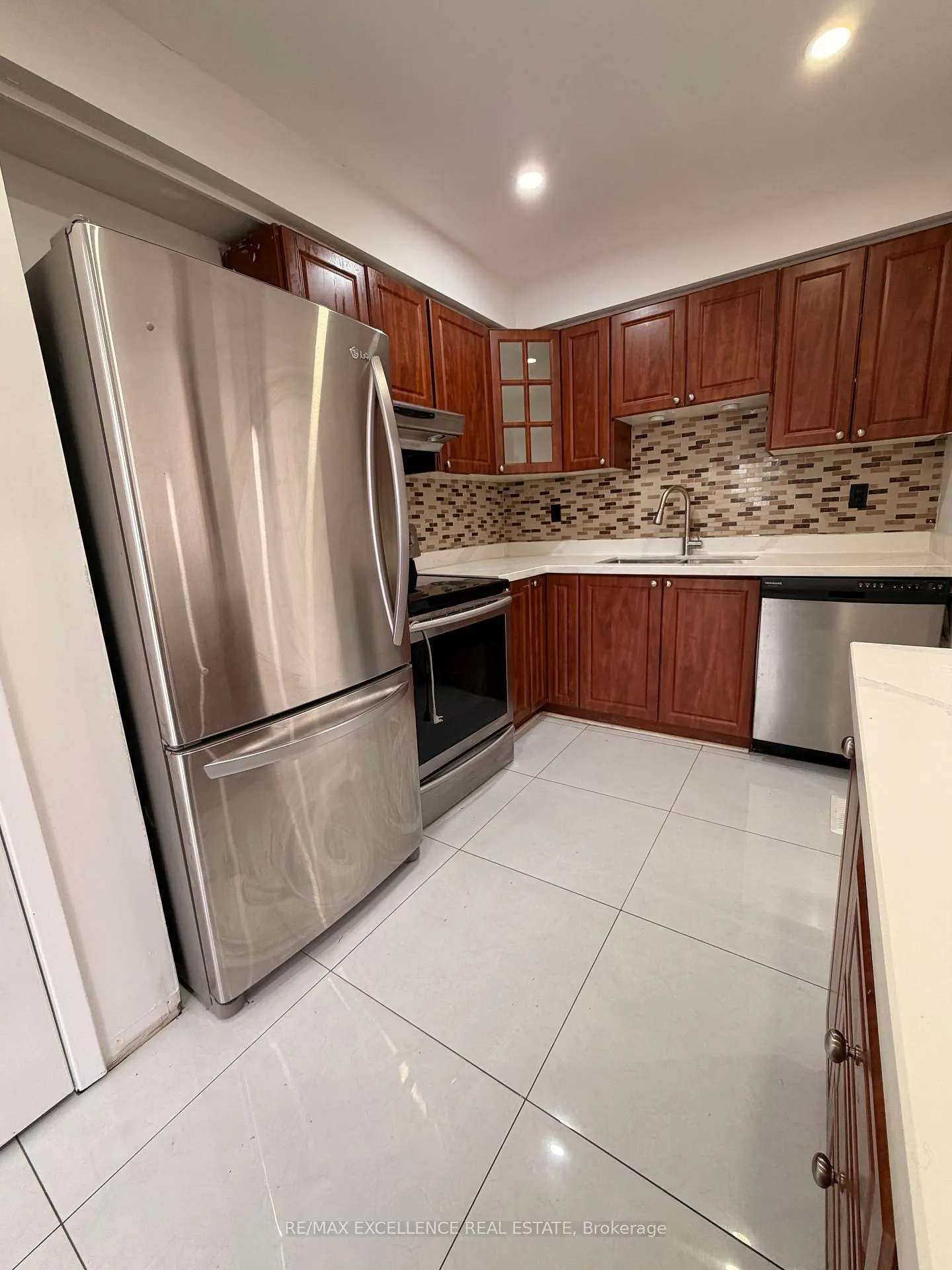 Photo 9 of Unit 42, 42 Foster Crescent, Brampton, Brampton North — HOMEH