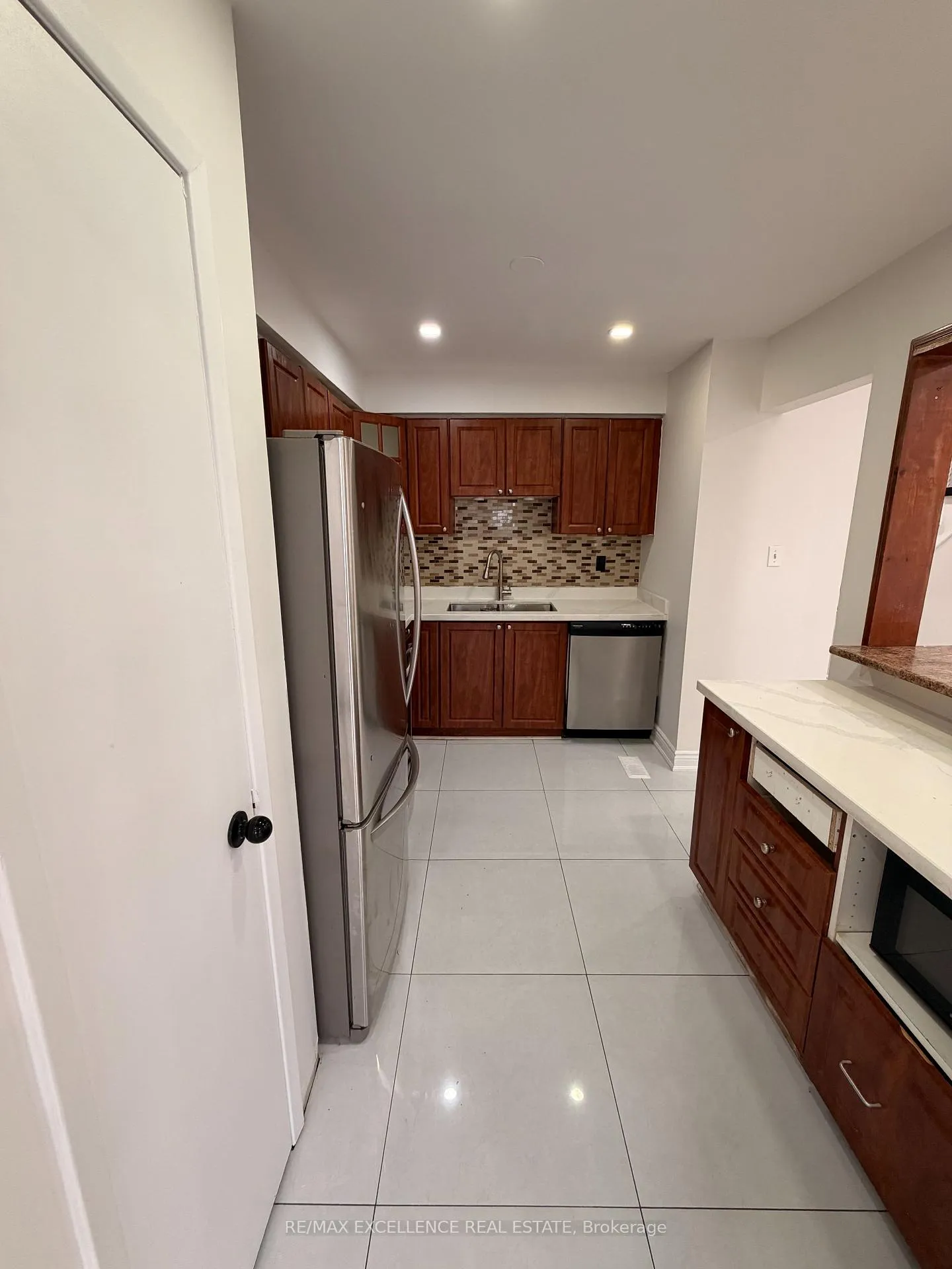 Photo 10 of Unit 42, 42 Foster Crescent, Brampton, Brampton North — HOMEH