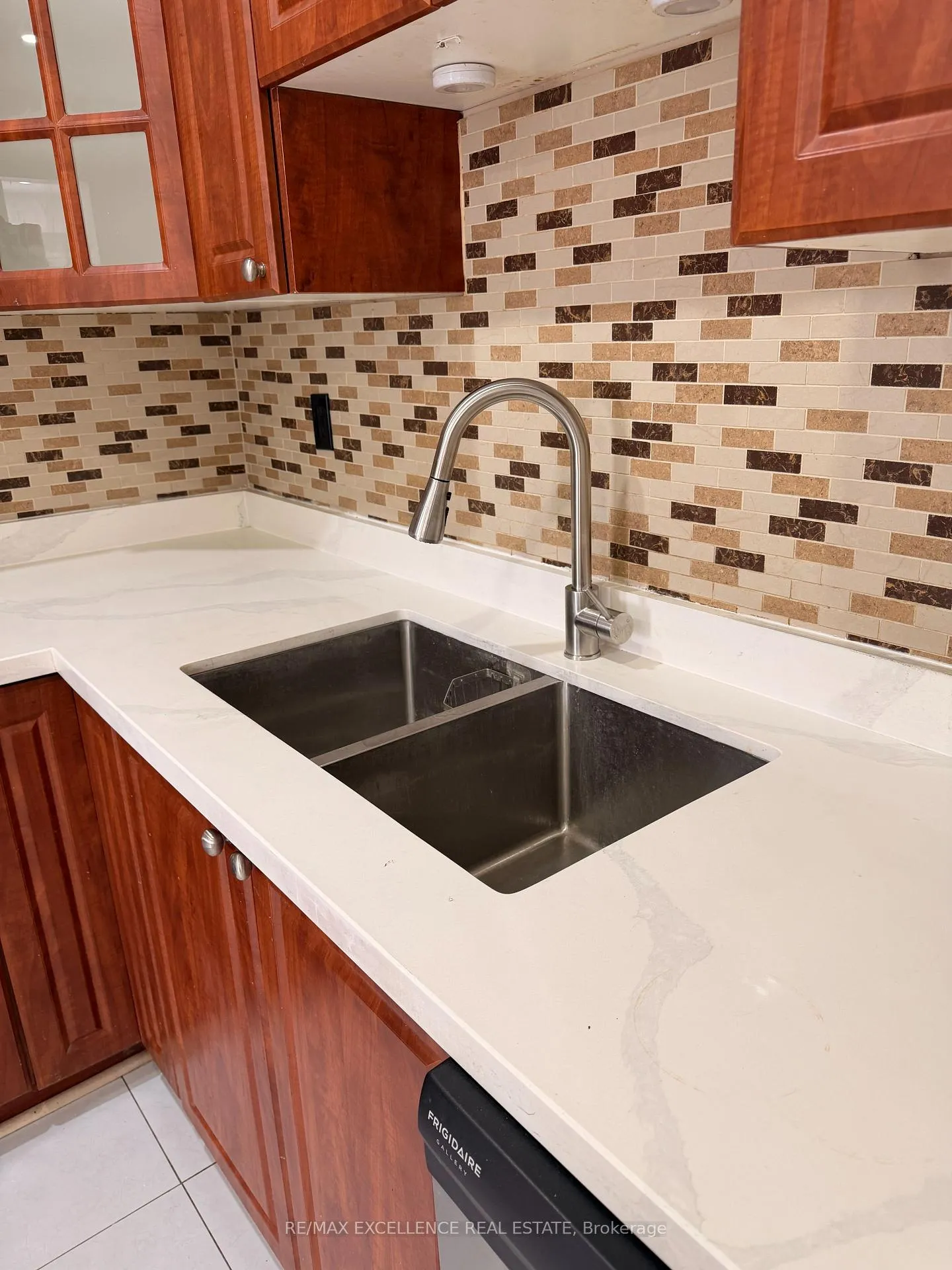 Photo 11 of Unit 42, 42 Foster Crescent, Brampton, Brampton North — HOMEH