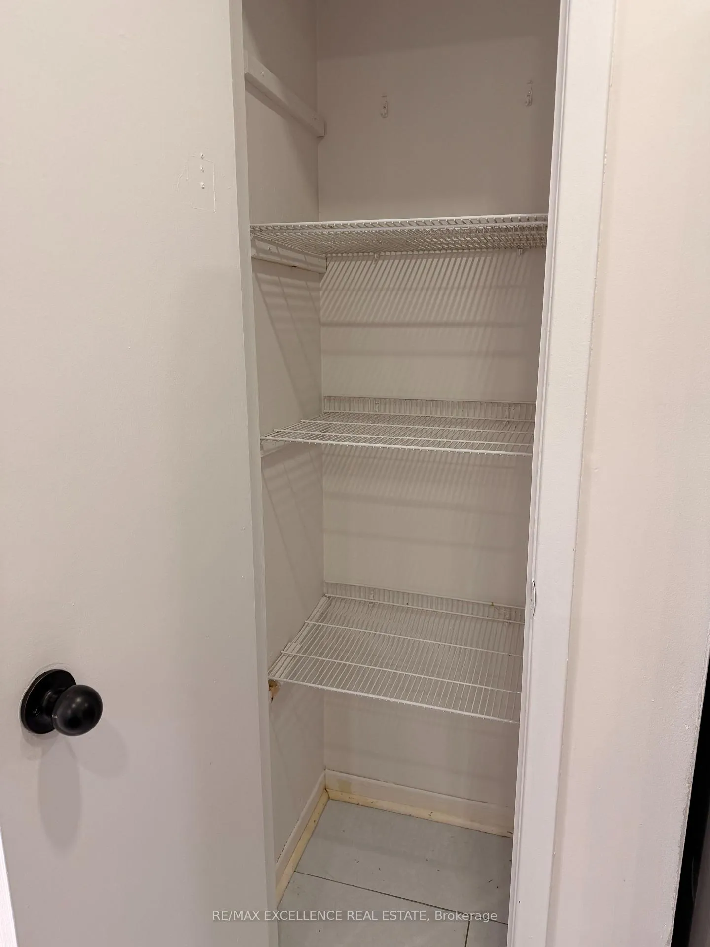 Photo 13 of Unit 42, 42 Foster Crescent, Brampton, Brampton North — HOMEH