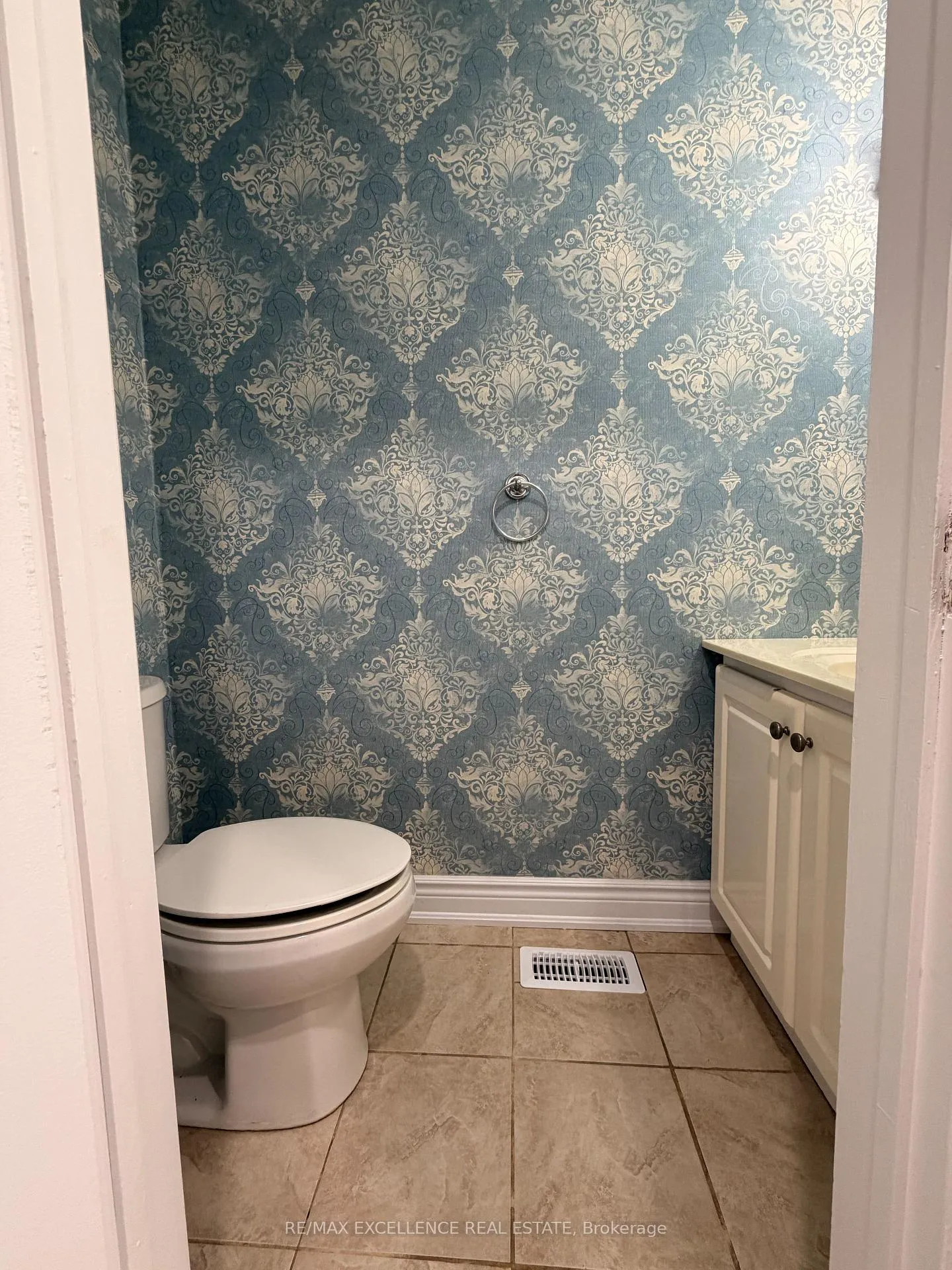 Photo 14 of Unit 42, 42 Foster Crescent, Brampton, Brampton North — HOMEH