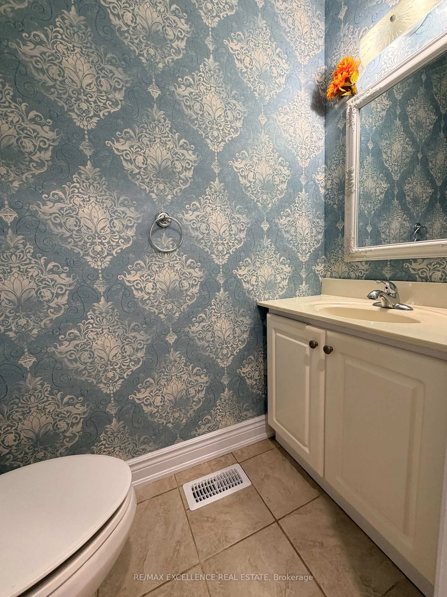 Photo 15 of Unit 42, 42 Foster Crescent, Brampton, Brampton North — HOMEH
