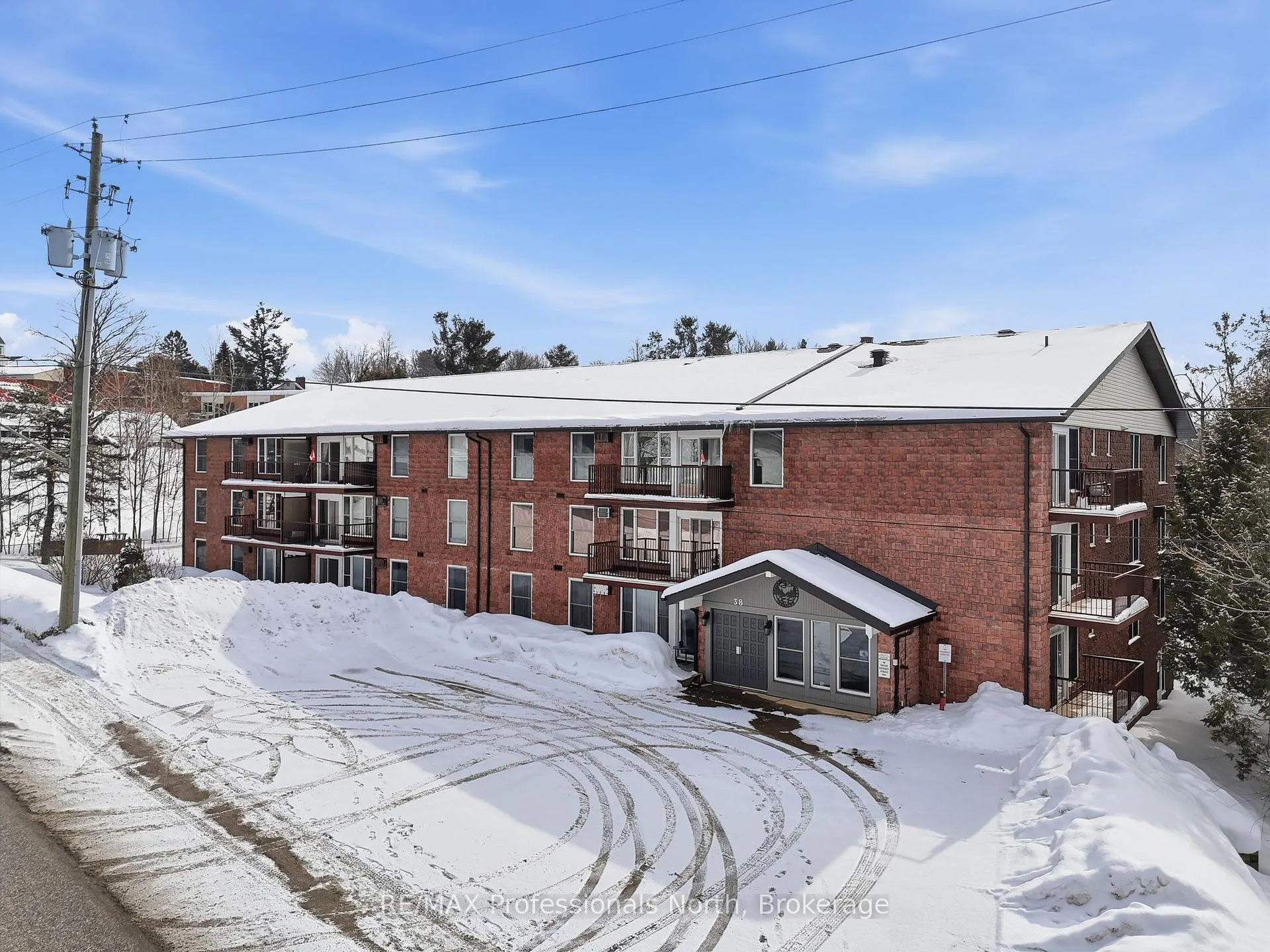 Photo 3 of Unit 105, 38 Monck Road, Bracebridge, Macaulay — HOMEH