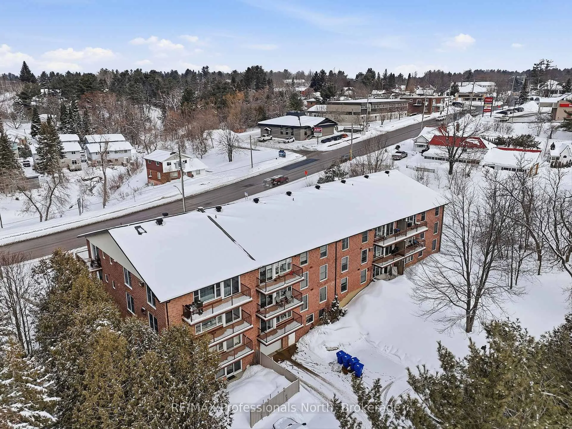 Photo 4 of Unit 105, 38 Monck Road, Bracebridge, Macaulay — HOMEH