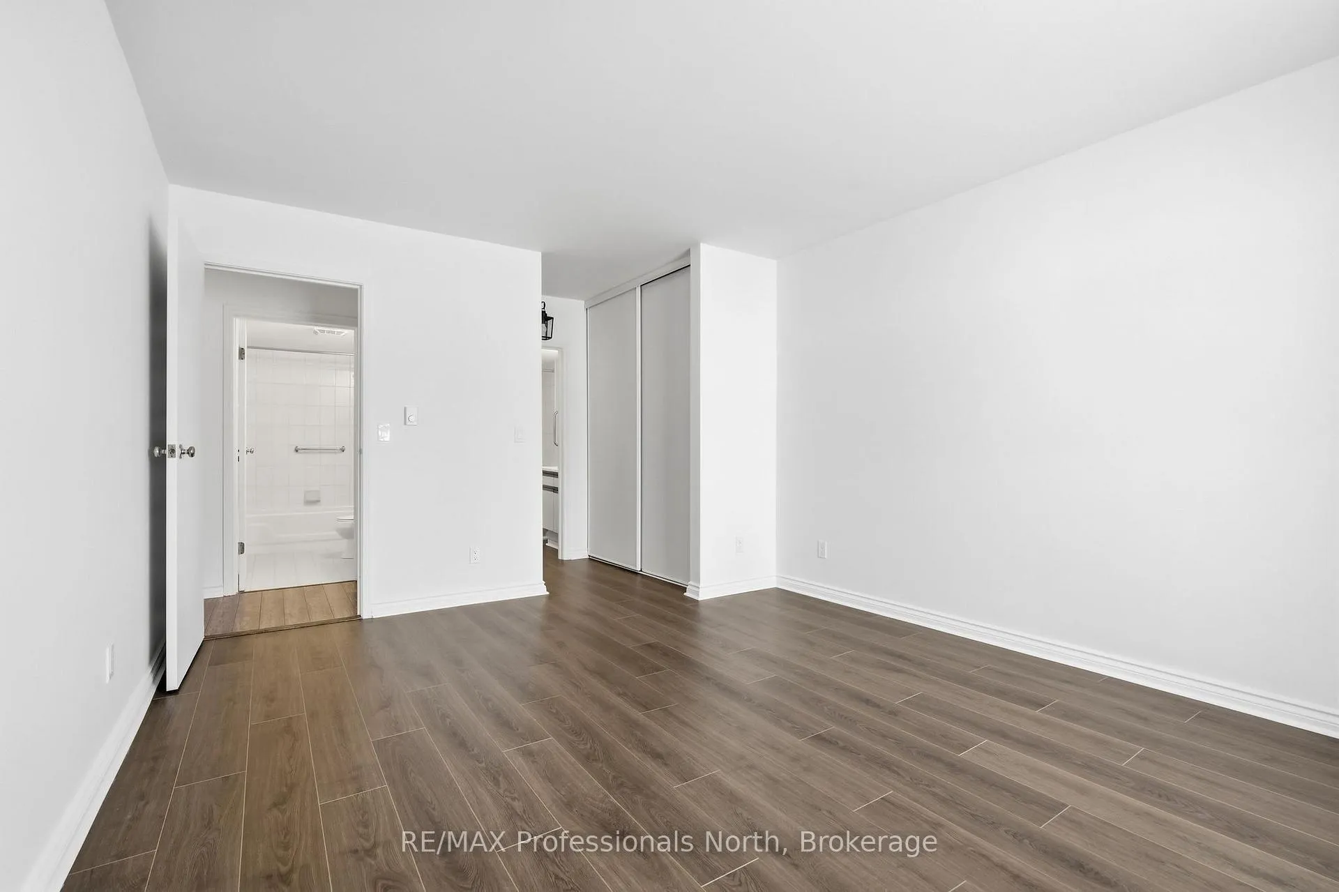 Photo 27 of Unit 105, 38 Monck Road, Bracebridge, Macaulay — HOMEH