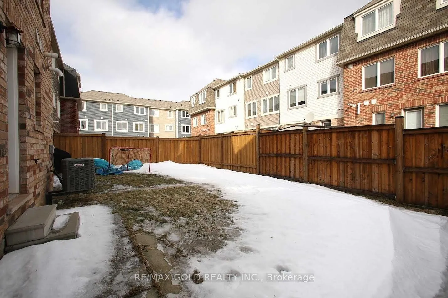 Photo 22 of 19 Betterton Crescent, Brampton, Northwest Brampton — HOMEH