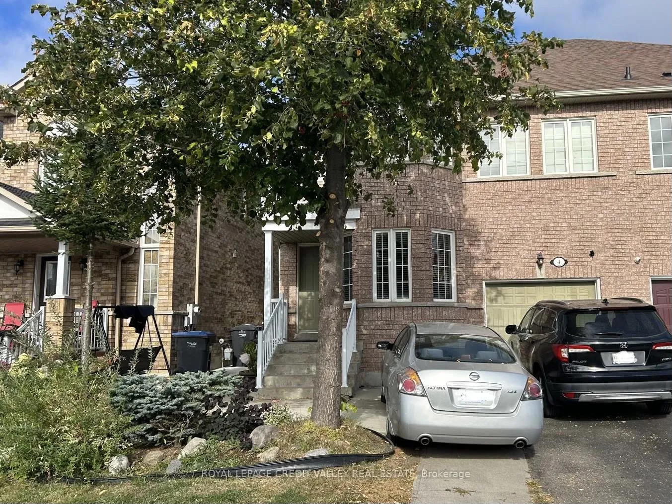 Front of 4 Kanata Road