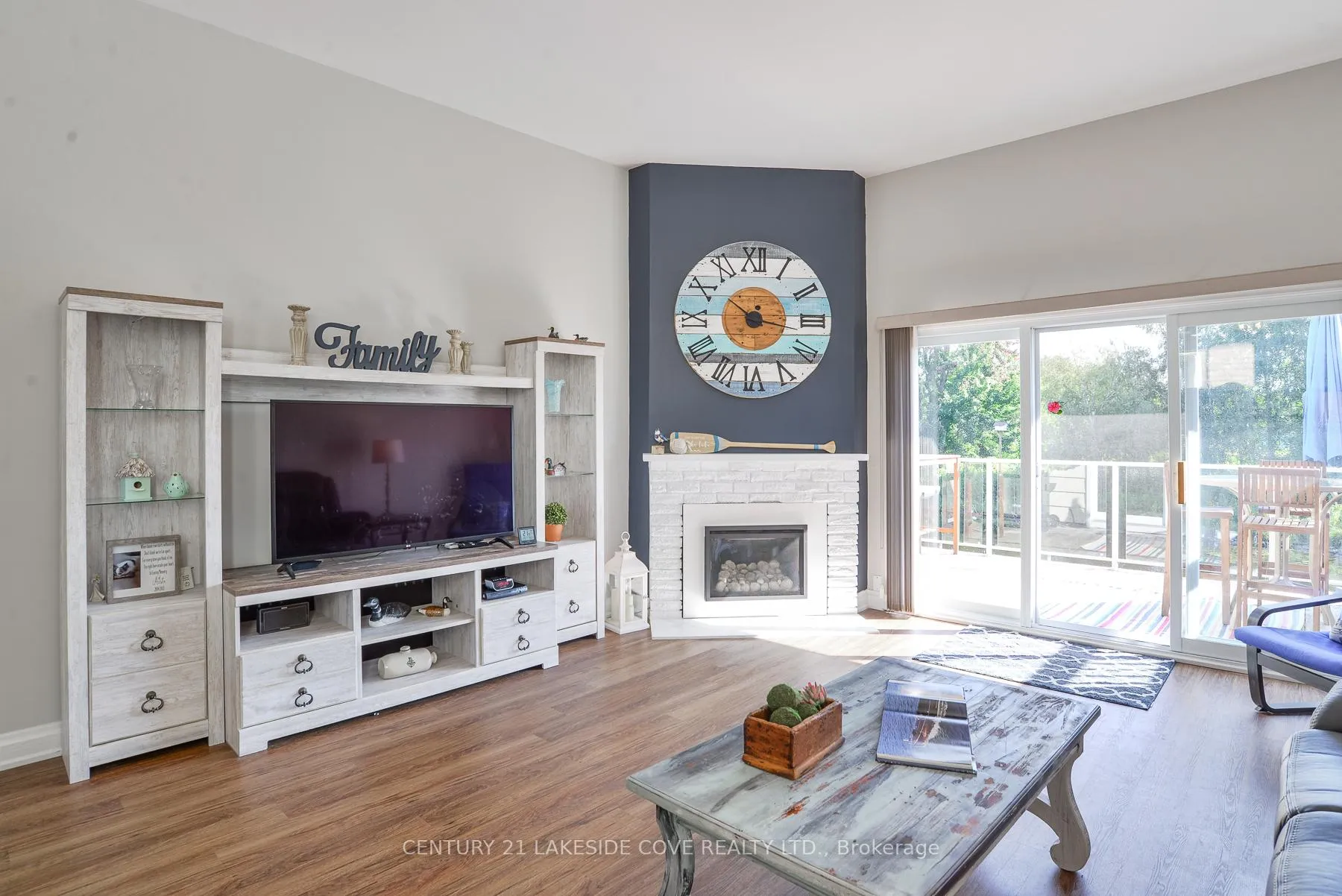 Photo 9 of Unit 6, 4 Paradise Boulevard W, Ramara, Rural Ramara — HOMEH