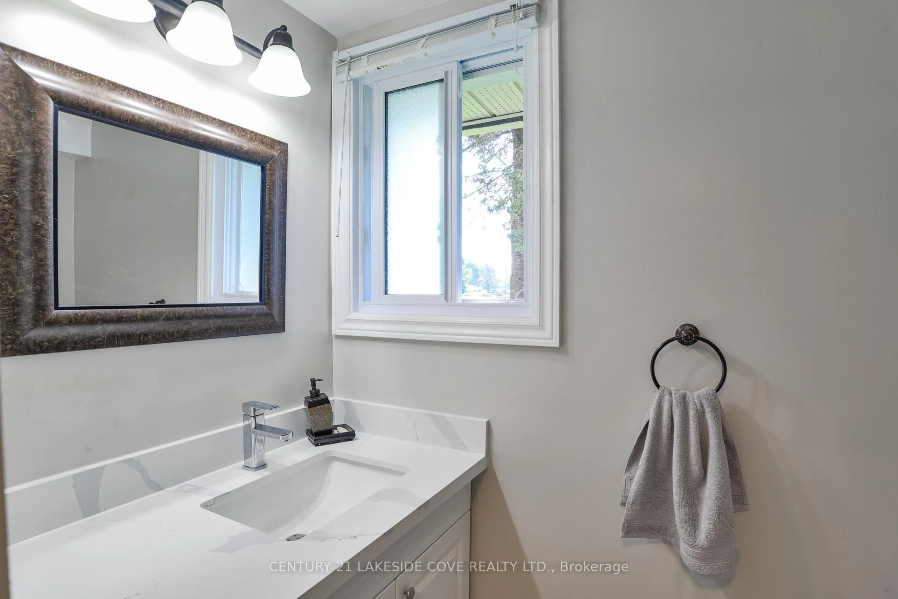 Photo 23 of Unit 6, 4 Paradise Boulevard W, Ramara, Rural Ramara — HOMEH