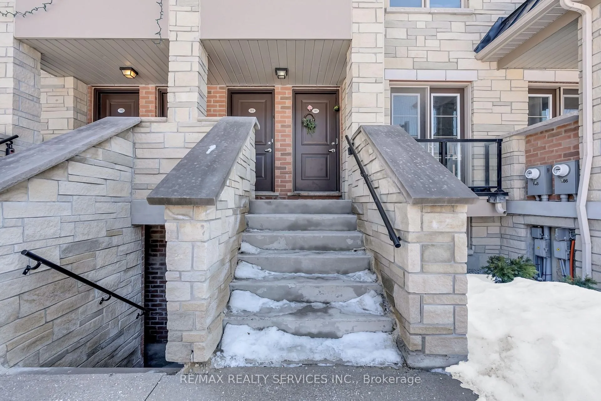 Photo 3 of Unit 185, 200 Veterans Drive, Brampton, Northwest Brampton — HOMEH