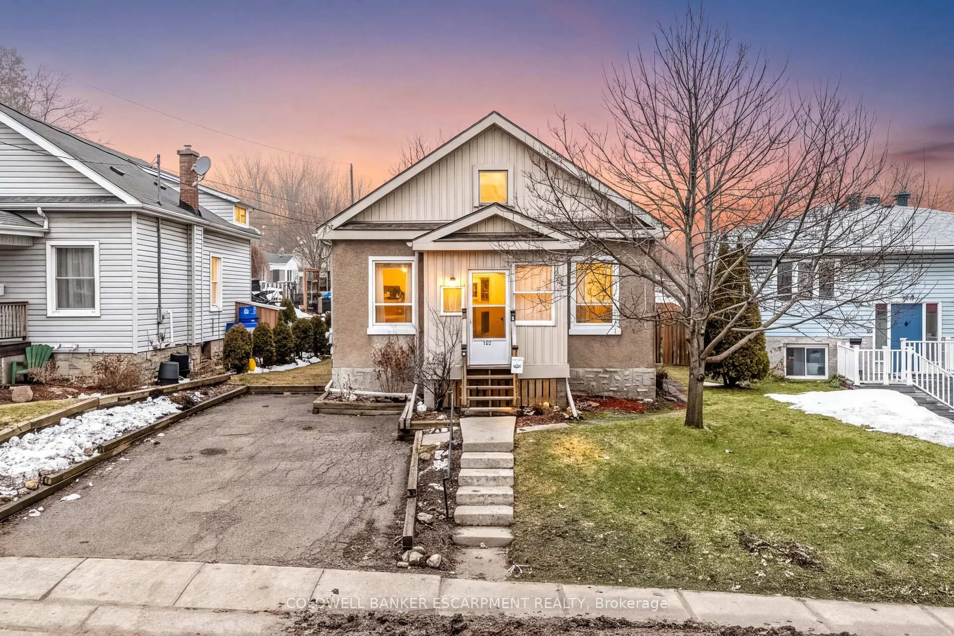 Front of 122 Cedar Street