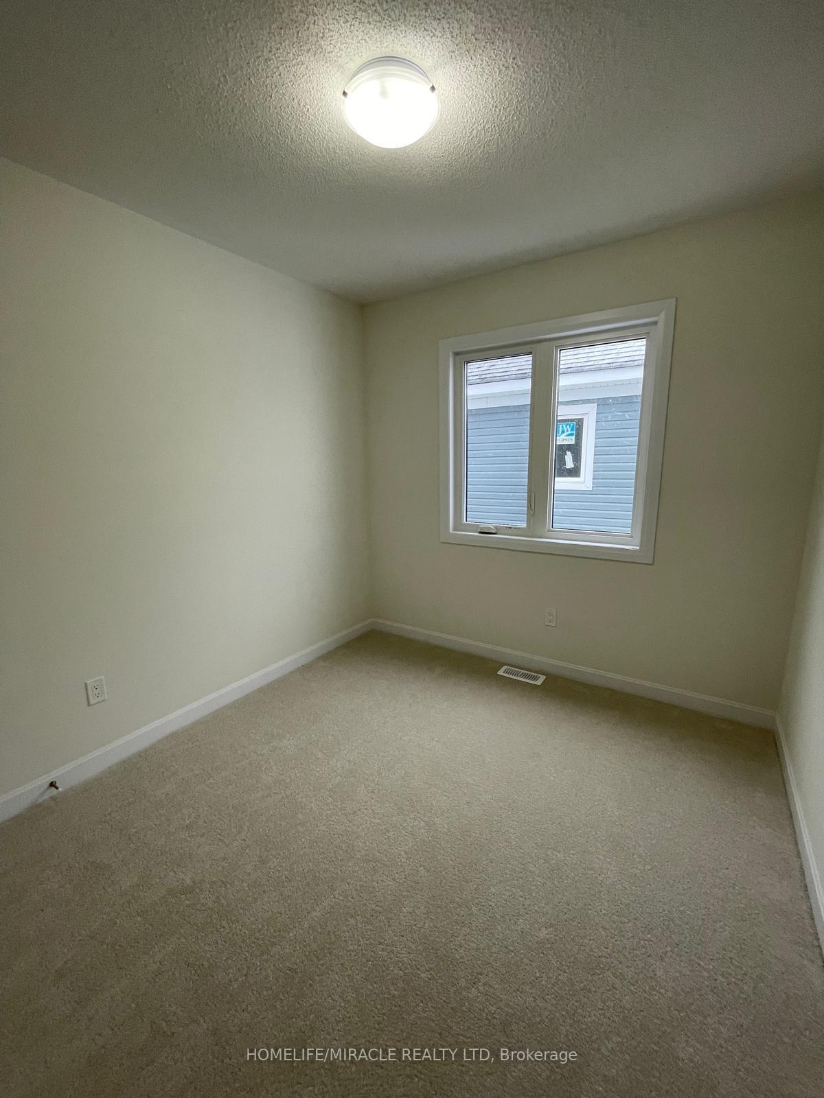 Photo 2 of 96 Golf Links Drive, Loyalist, Bath — HOMEH
