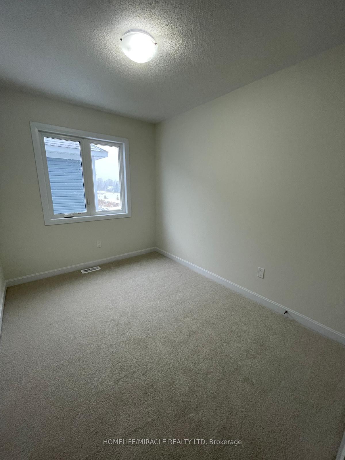 Photo 5 of 96 Golf Links Drive, Loyalist, Bath — HOMEH