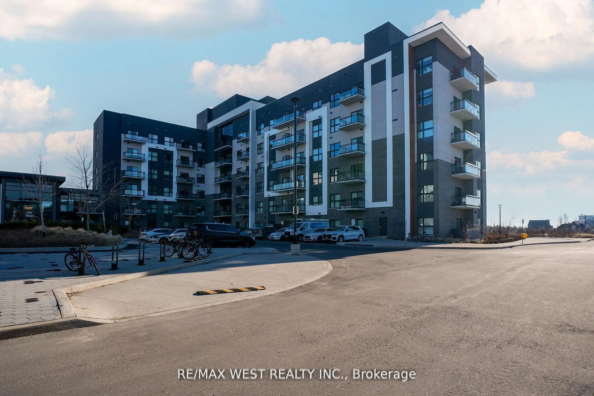 Front of Unit 133, 102 Grovewood Common