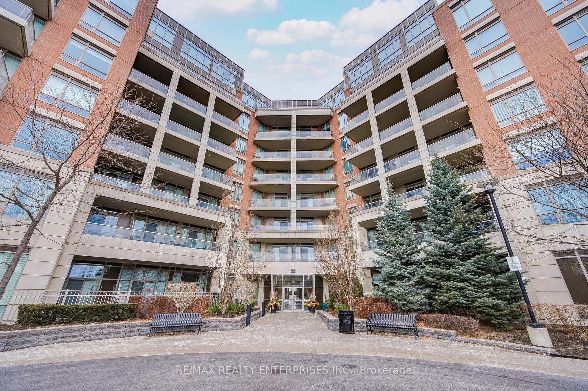 Photo 4 of Unit 607, 2480 Prince Michael Drive, Oakville, Joshua Creek — HOMEH