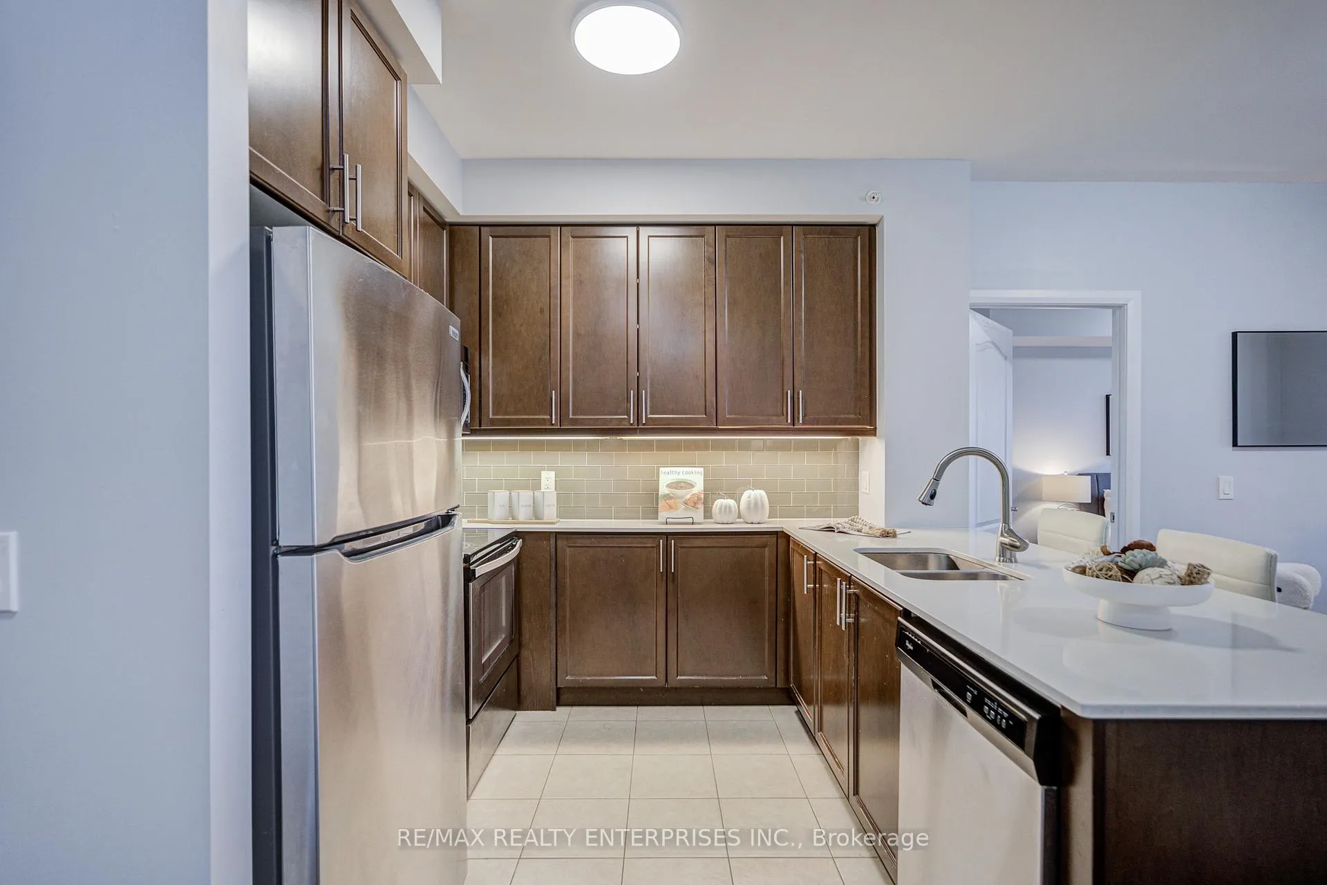 Photo 12 of Unit 607, 2480 Prince Michael Drive, Oakville, Joshua Creek — HOMEH