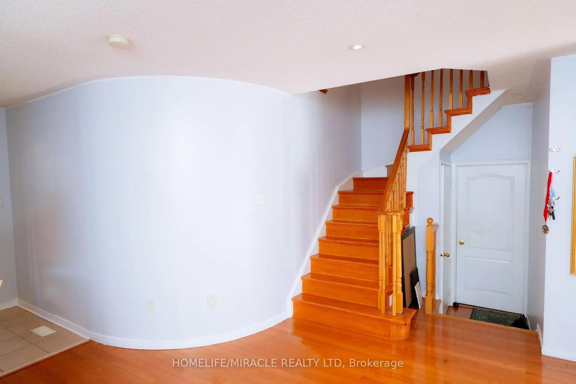 Photo 10 of 16 Dunure Crescent, Brampton, Fletcher's Meadow — HOMEH