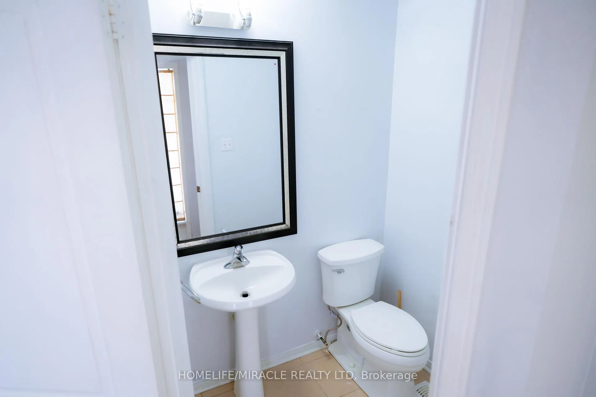 Photo 12 of 16 Dunure Crescent, Brampton, Fletcher's Meadow — HOMEH