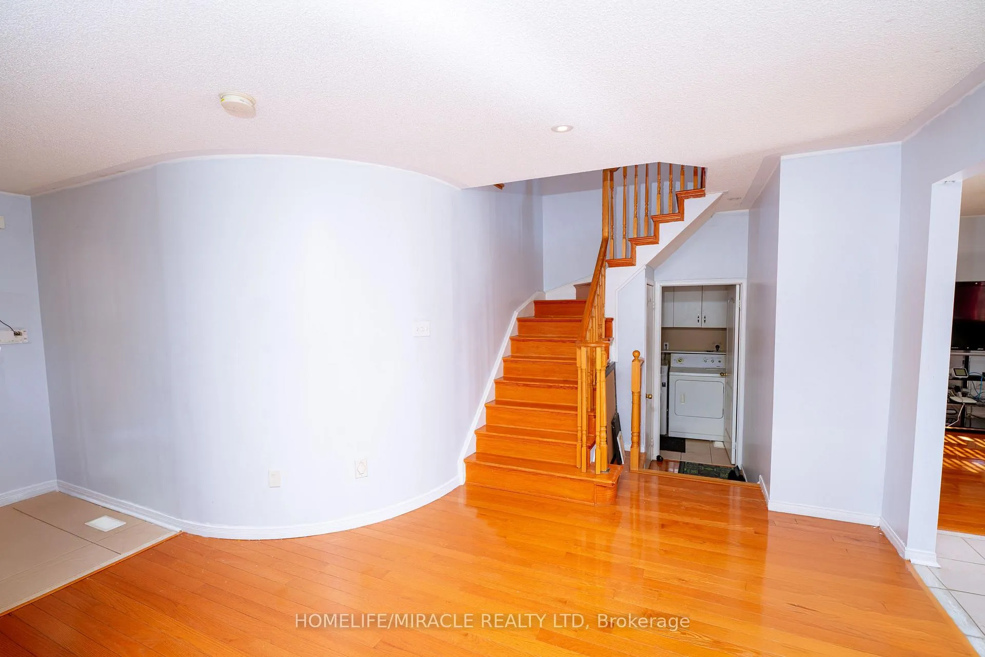 Photo 14 of 16 Dunure Crescent, Brampton, Fletcher's Meadow — HOMEH