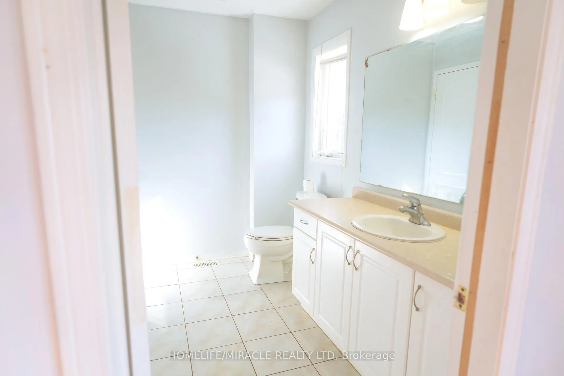 Photo 18 of 16 Dunure Crescent, Brampton, Fletcher's Meadow — HOMEH