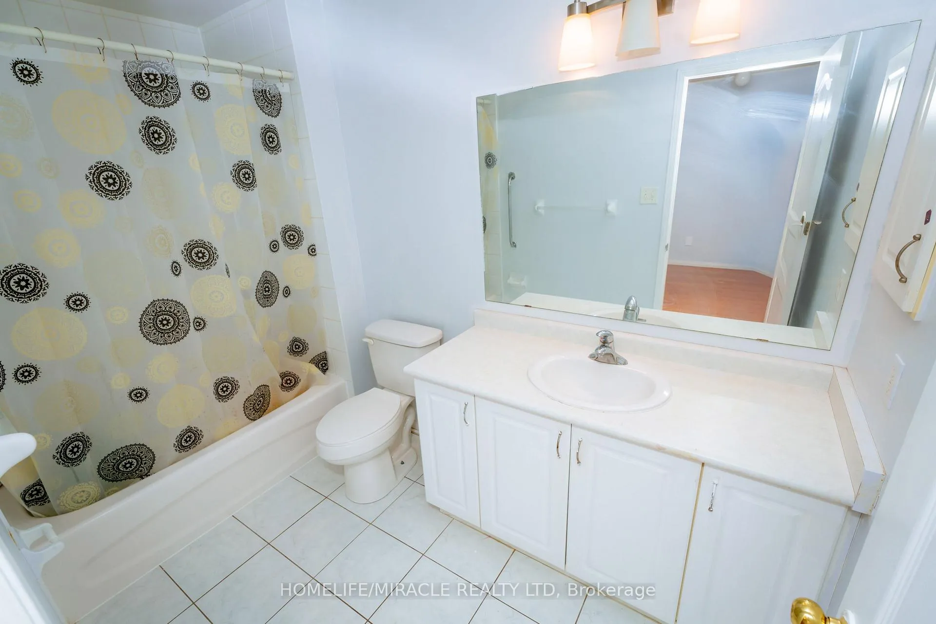 Photo 25 of 16 Dunure Crescent, Brampton, Fletcher's Meadow — HOMEH