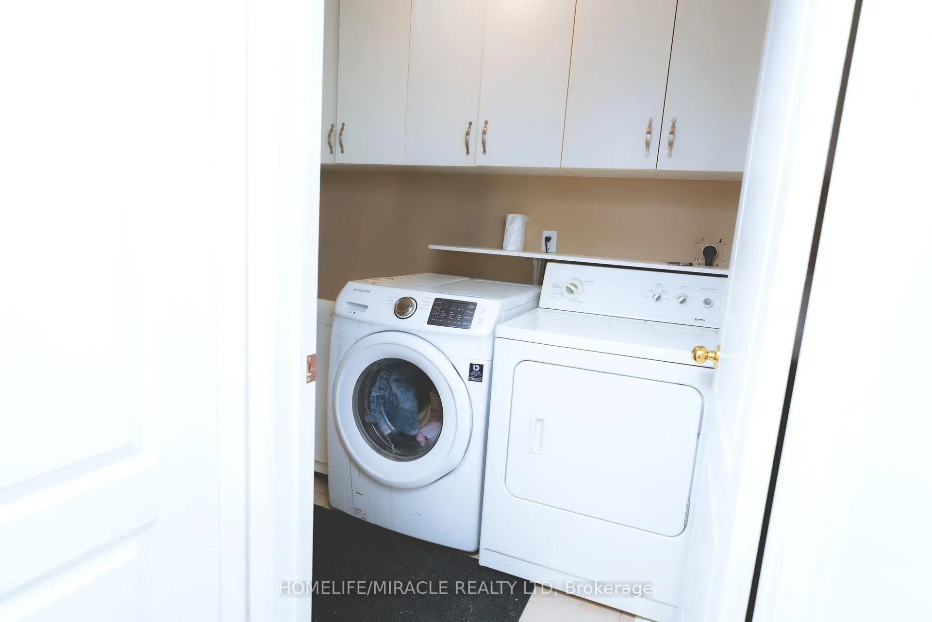 Photo 28 of 16 Dunure Crescent, Brampton, Fletcher's Meadow — HOMEH